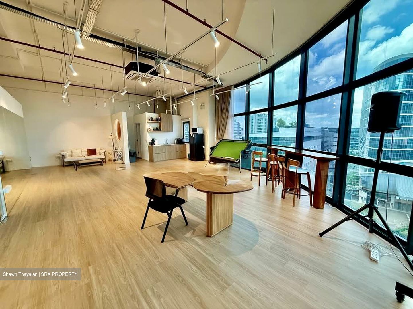 Oxley Bizhub (D14), Factory #553853291